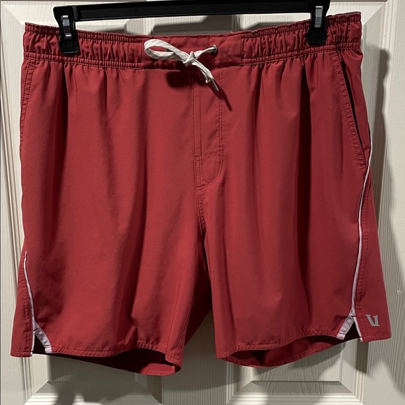 Vuori Shorts - Picture 1 of 3